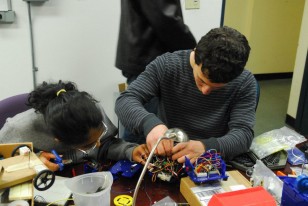 545957_332130696889561_1880898398_n