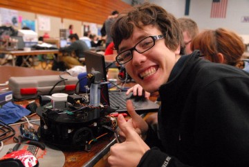 563124_332139943555303_831867228_n